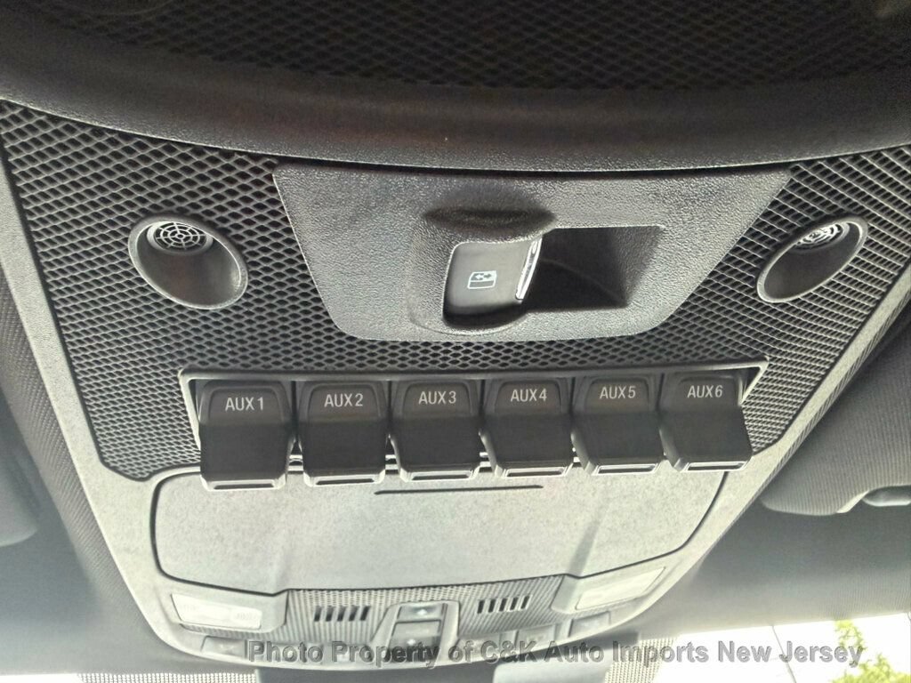 Used 2022 Ford F350 Platinum w/ FX4 Off-Road Package AWD/4WD image 33