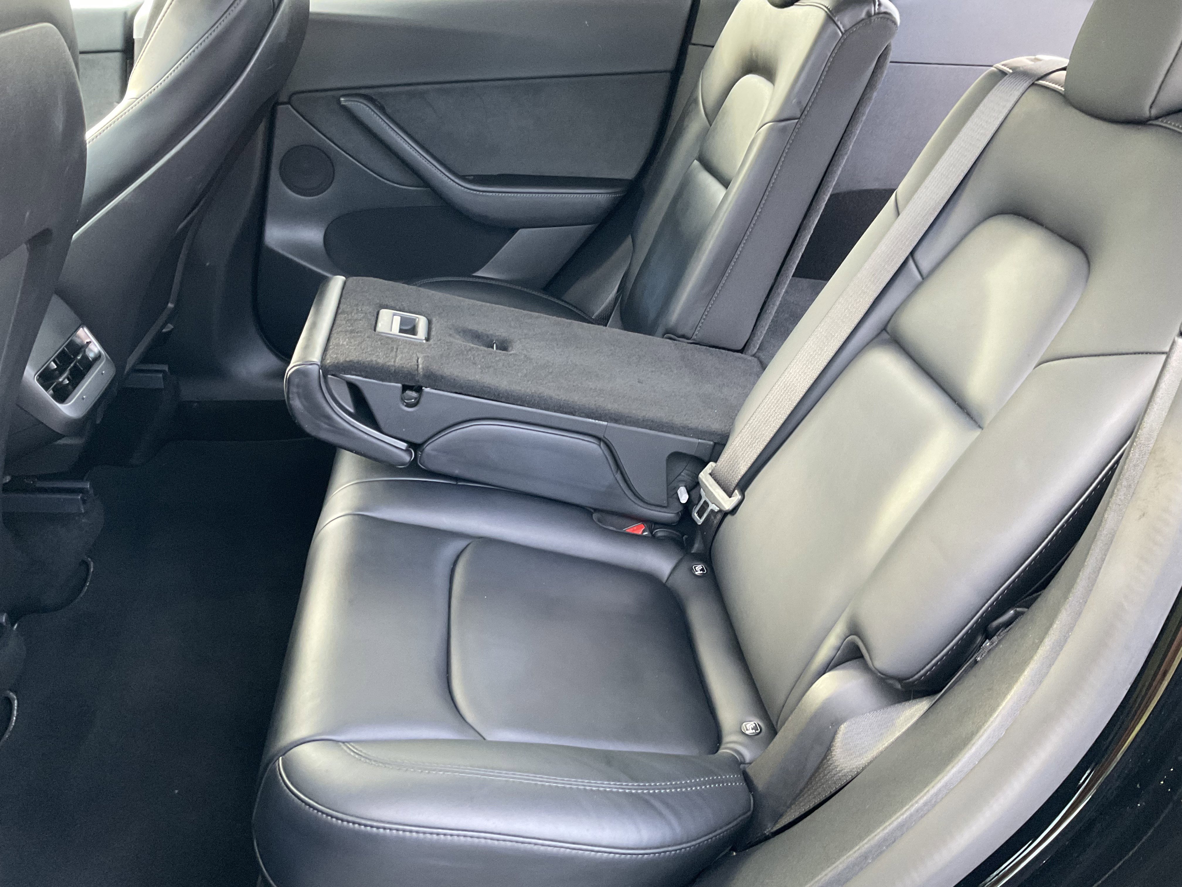 Used 2022 Tesla Model Y Performance image 39