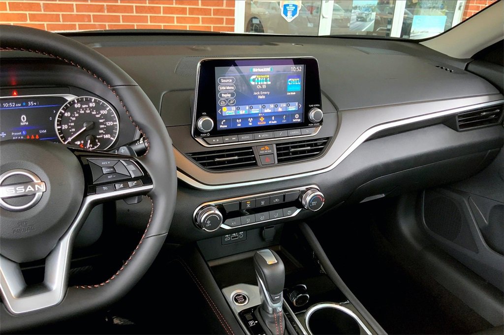 New 2025 Nissan Altima 2.5 SR image 6