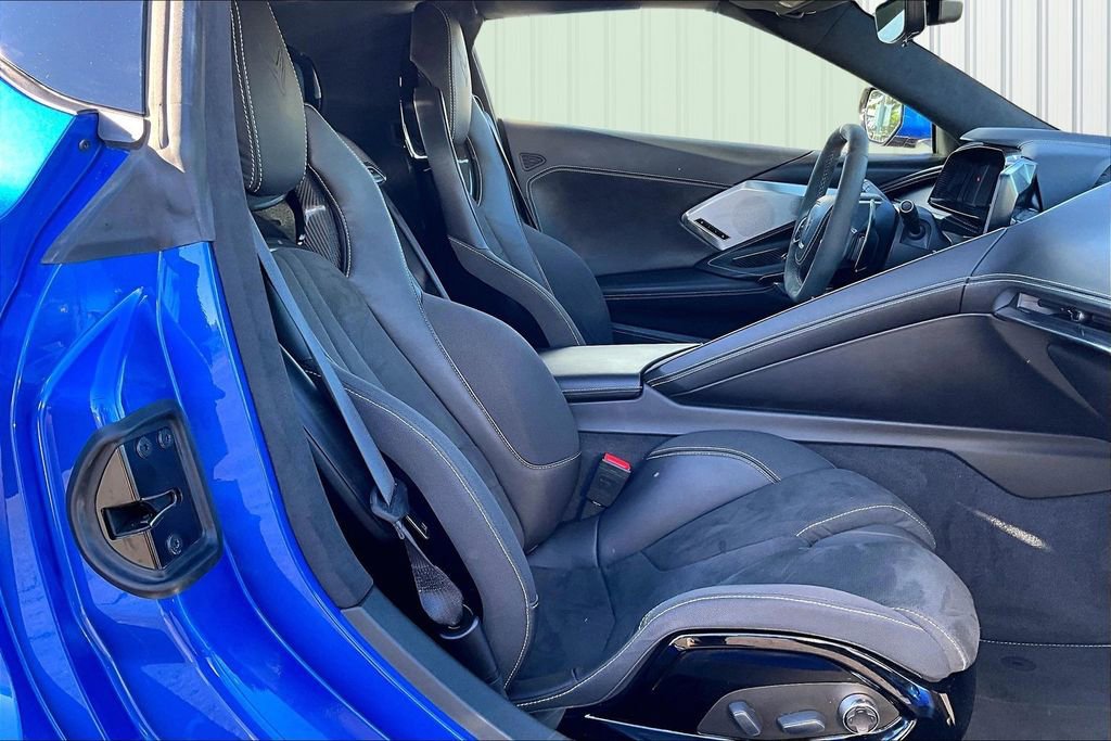 Used 2020 Chevrolet Corvette Stingray Premium Cpe w/ 3LT Preferred Equipment Group image 16