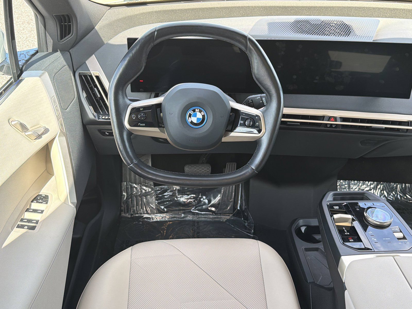 Used 2023 BMW iX xDrive50 AWD/4WD image 15