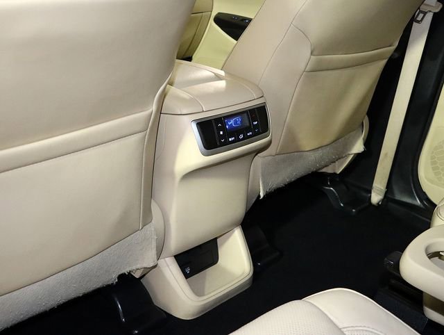Used 2015 Toyota Highlander Limited image 16