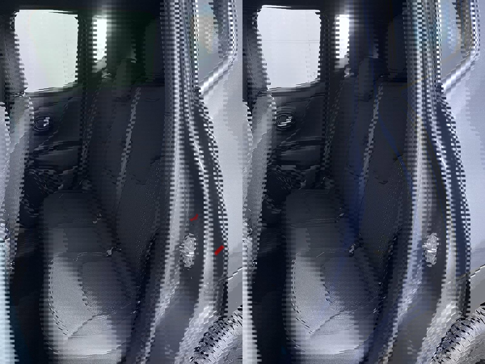 Used 2022 Jeep Renegade Altitude w/ Convenience Group image 22