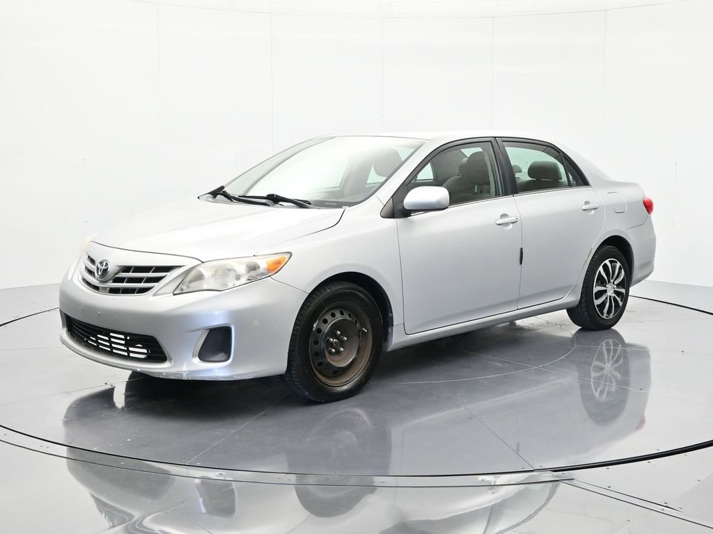 Used 2013 Toyota Corolla LE FWD image 1