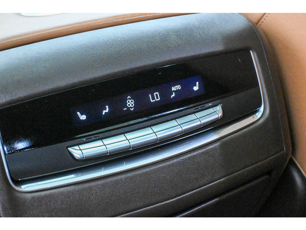 Used 2023 Cadillac Escalade Premium Luxury AWD/4WD image 29