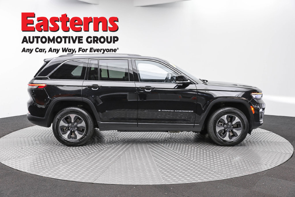 Used 2023 Jeep Grand Cherokee 4WD 4xe image 6