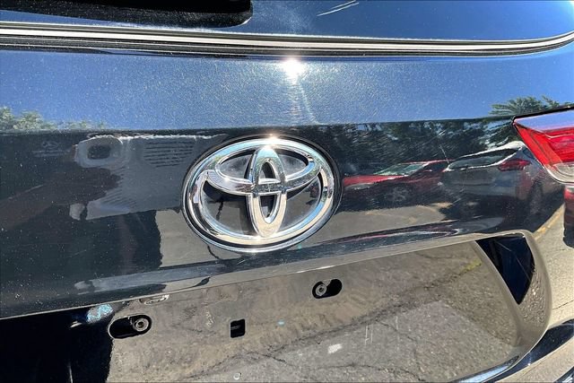 Used 2021 Toyota Highlander XLE FWD image 28