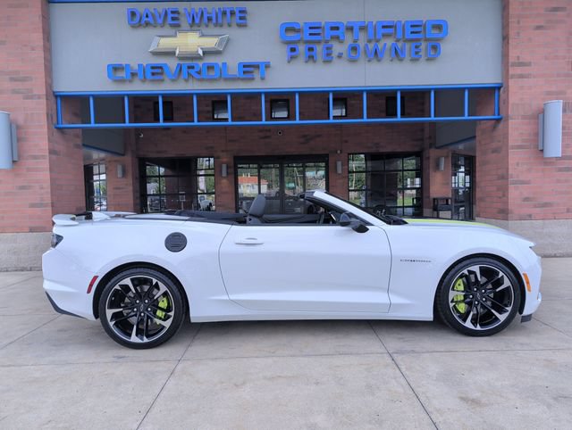 Used 2023 Chevrolet Camaro SS RWD image 9