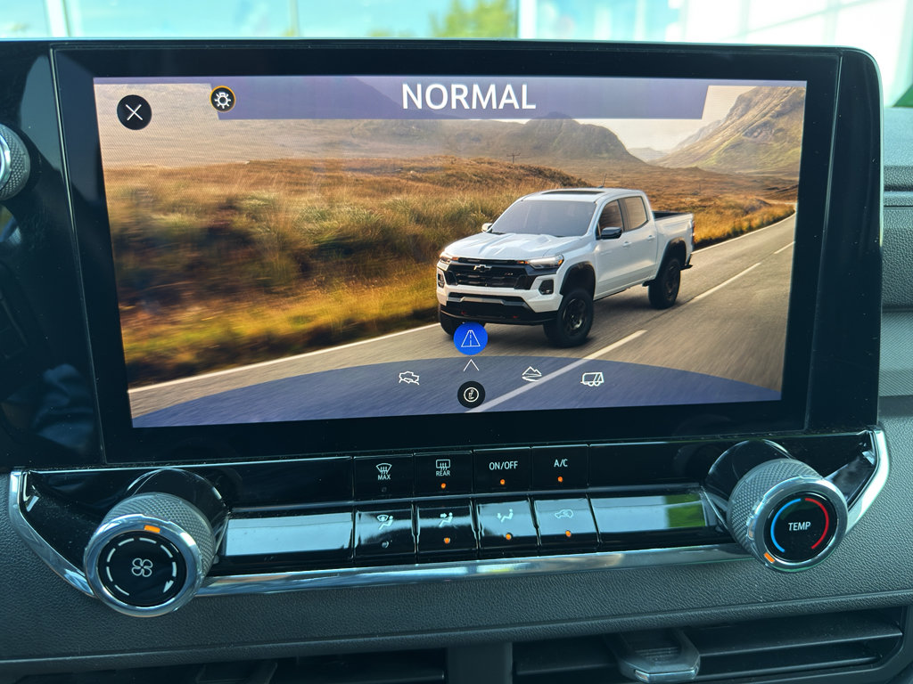 Used 2023 Chevrolet Colorado Trail Boss AWD/4WD image 30