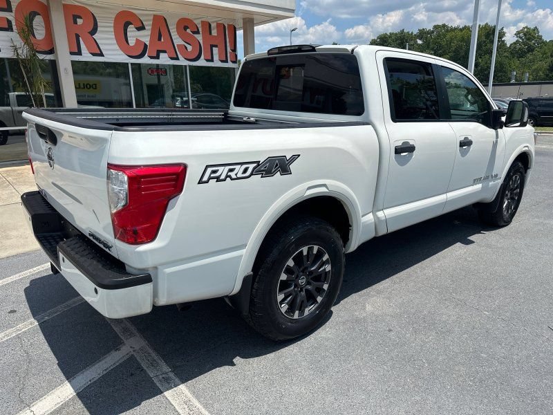 Used 2018 Nissan Titan PRO-4X w/ Pro-4x Convenience Package AWD/4WD image 6