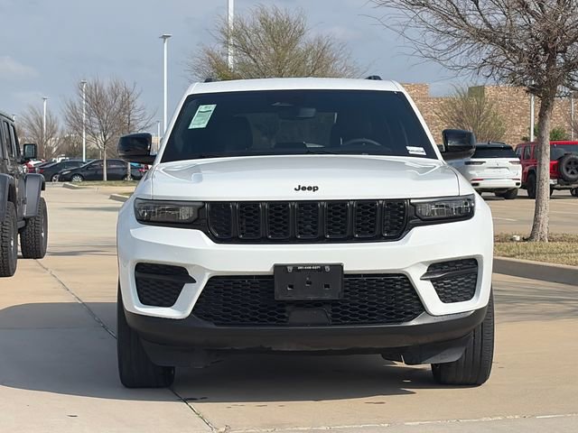 Used 2023 Jeep Grand Cherokee Altitude image 2