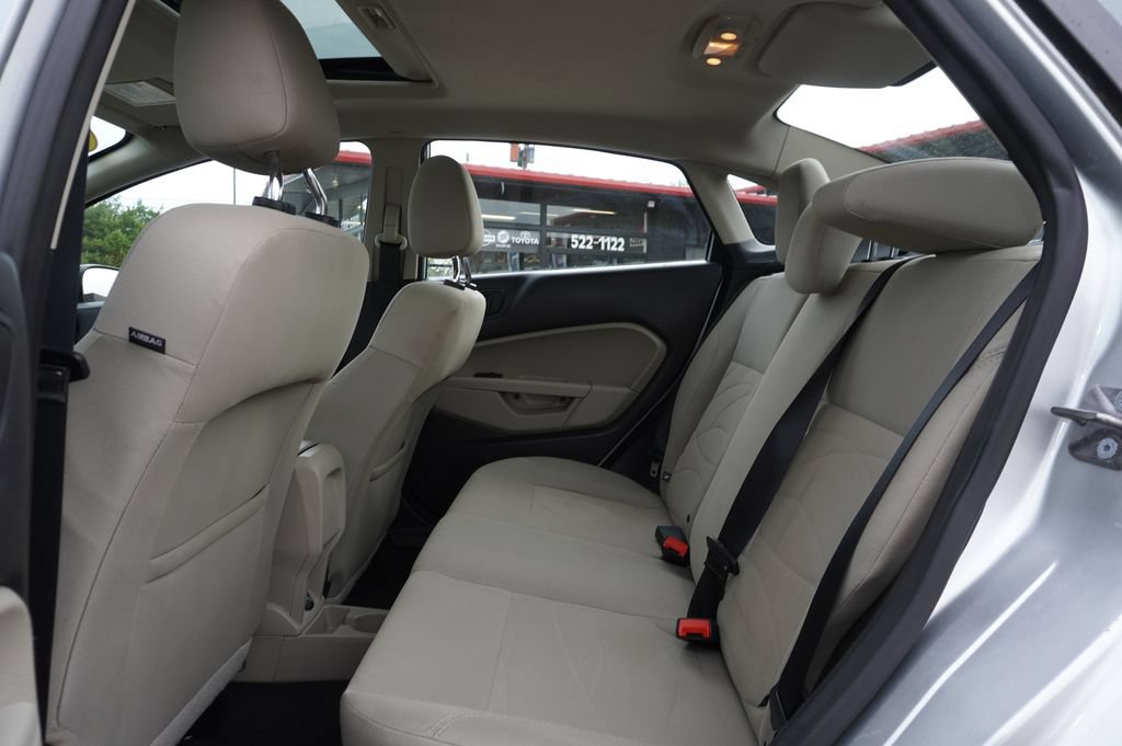 Used 2017 Ford Fiesta SE FWD image 25
