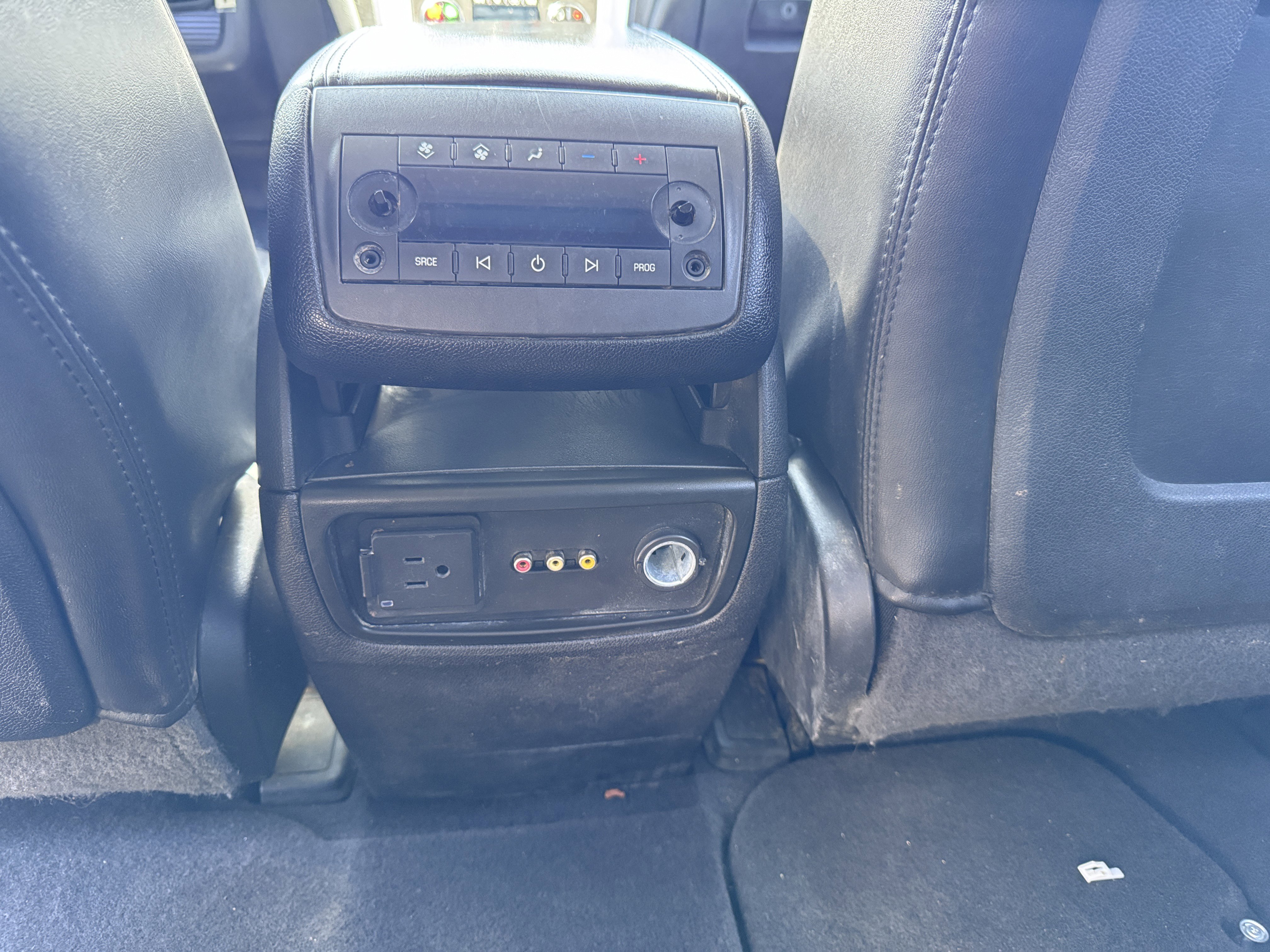 Used 2011 Chevrolet Traverse LT w/ Personal Connectivity Package AWD/4WD image 32