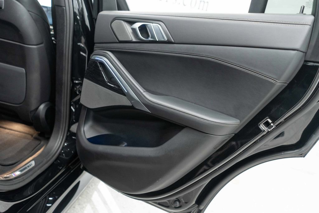 Used 2025 BMW X6 xDrive40i w/ Climate Comfort Package image 32