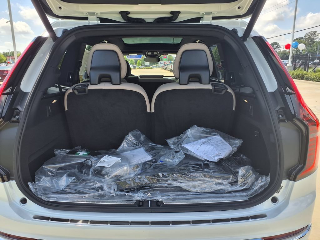 New 2026 Volvo XC90 T8 Plus w/ Protection Package Premier AWD/4WD image 10