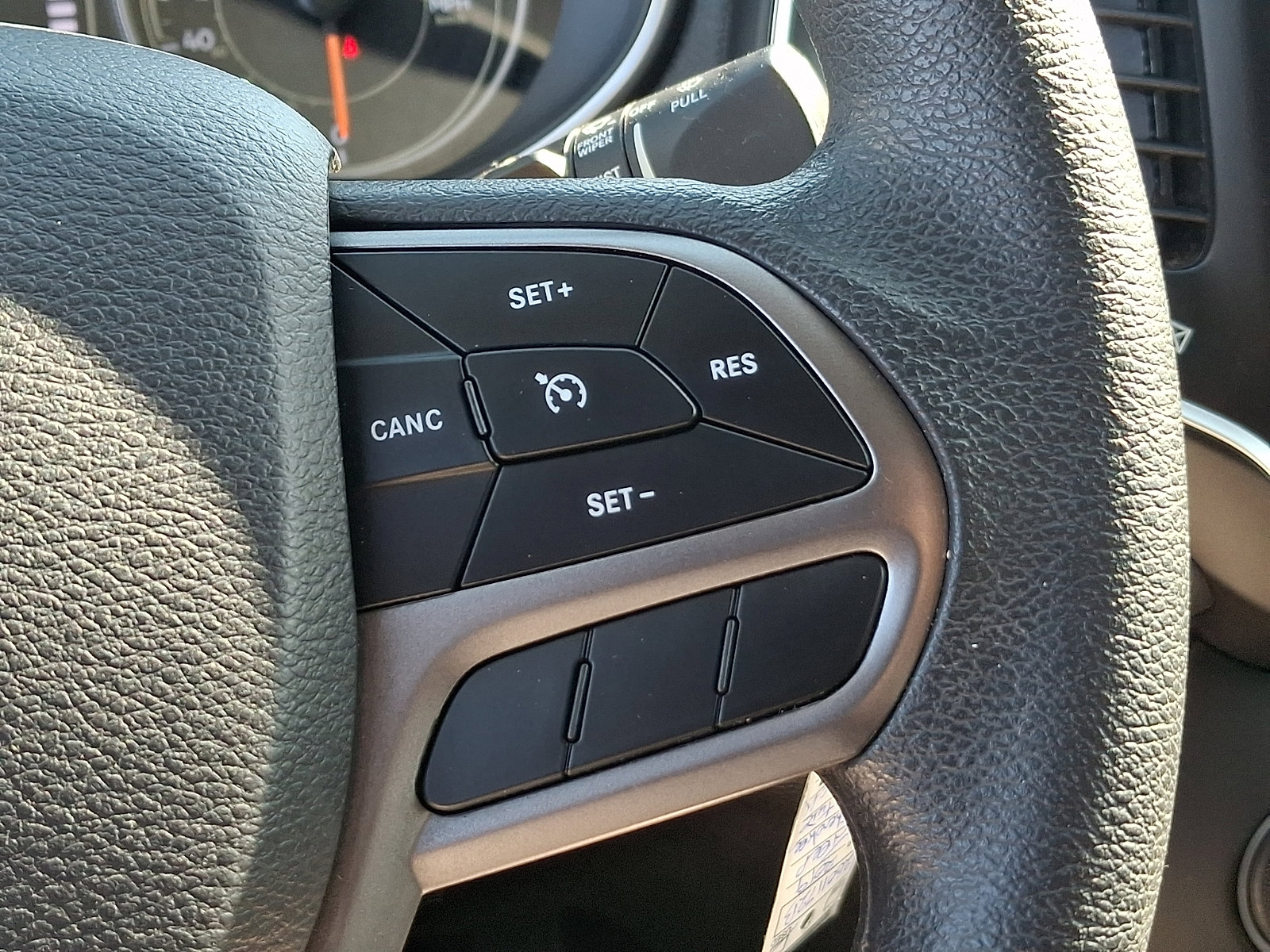 Used 2019 Jeep Cherokee Latitude w/ Popular Appearance Group AWD/4WD image 21