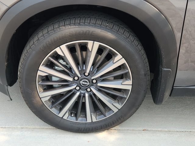 Used 2026 Nissan Pathfinder Platinum AWD/4WD image 16