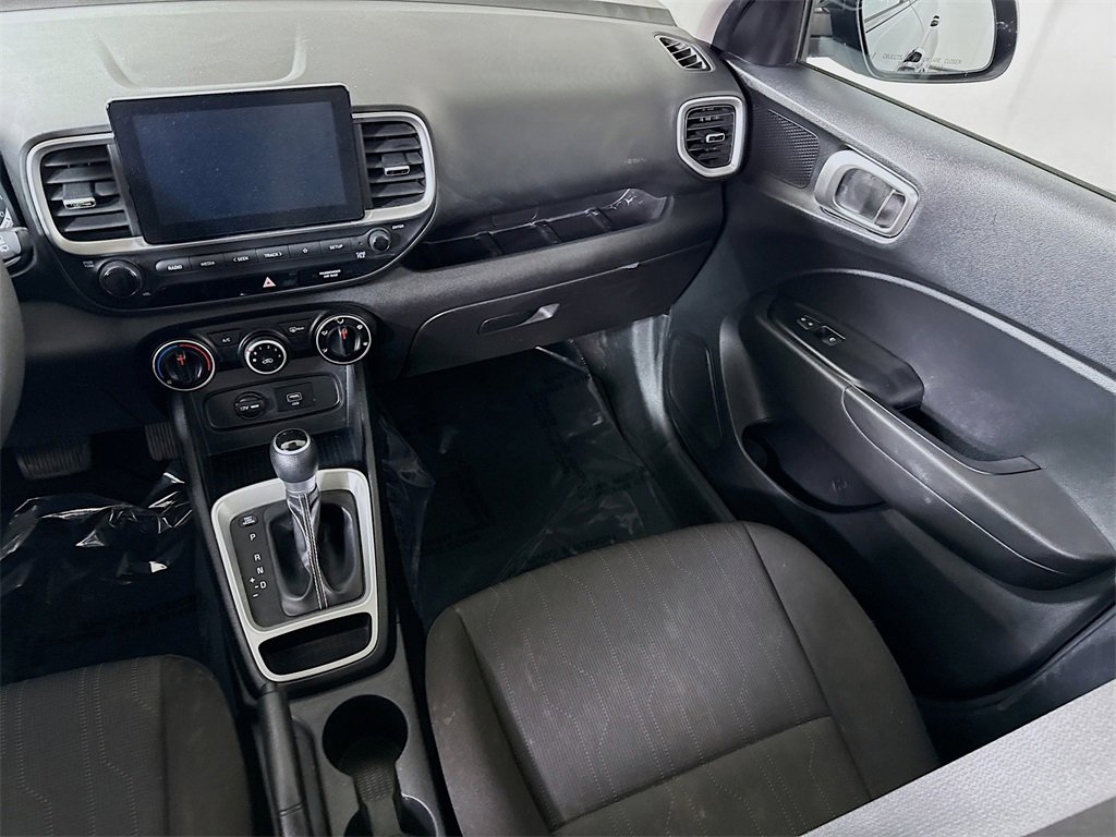Used 2020 Hyundai Venue SE image 24