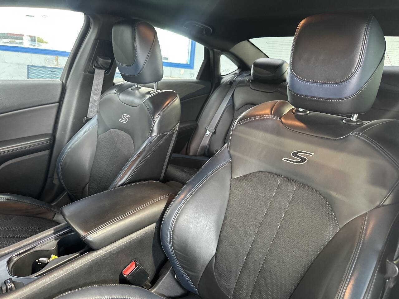 Used 2016 Chrysler 200 S w/ Comfort Group image 15