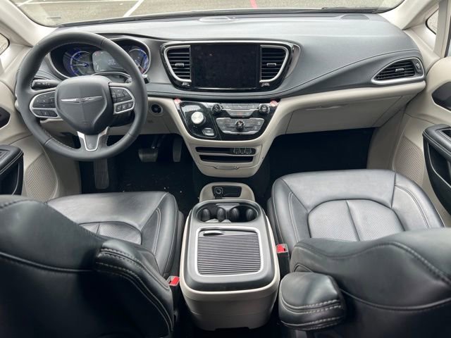 Used 2024 Chrysler Pacifica Limited FWD image 11