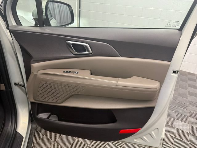 Used 2026 Kia Carnival EX FWD image 31