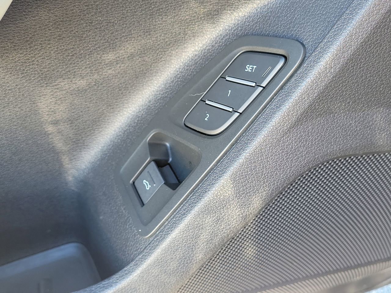 Used 2022 Audi Q3 2.0T Premium w/ Convenience Package image 30