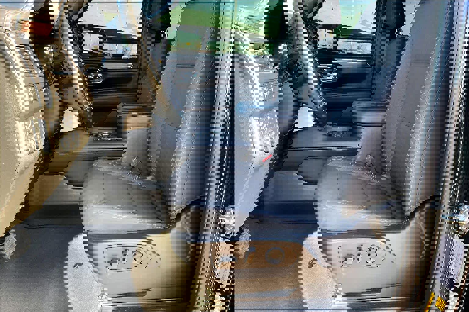 Used 2023 Chevrolet Tahoe LS w/ Driver Alert Package image 8