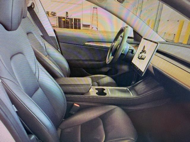 Used 2023 Tesla Model 3 Standard Range RWD image 9