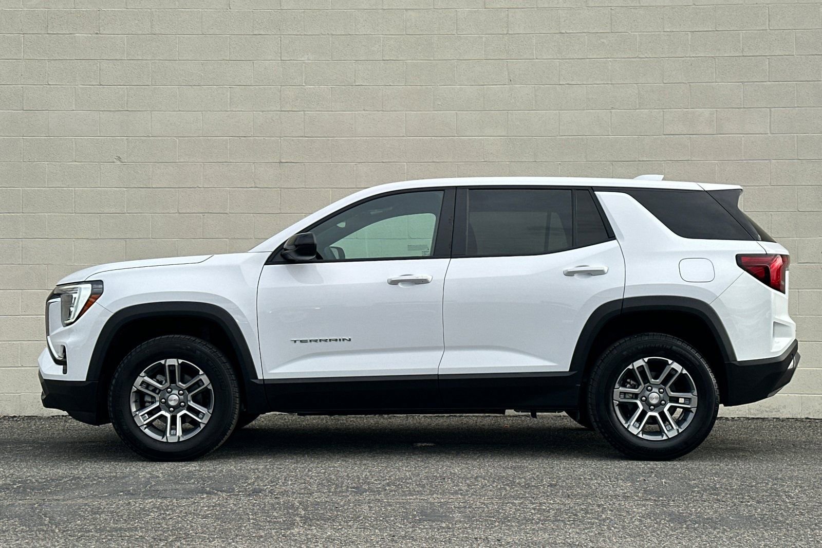 Used 2026 GMC Terrain Elevation image 7