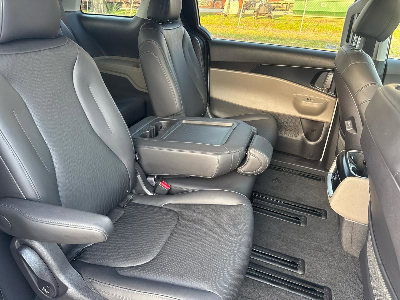 Used 2026 Kia Carnival LXS image 44