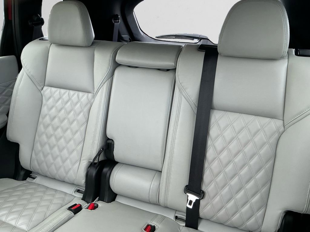 Used 2024 Mitsubishi Outlander SEL image 13