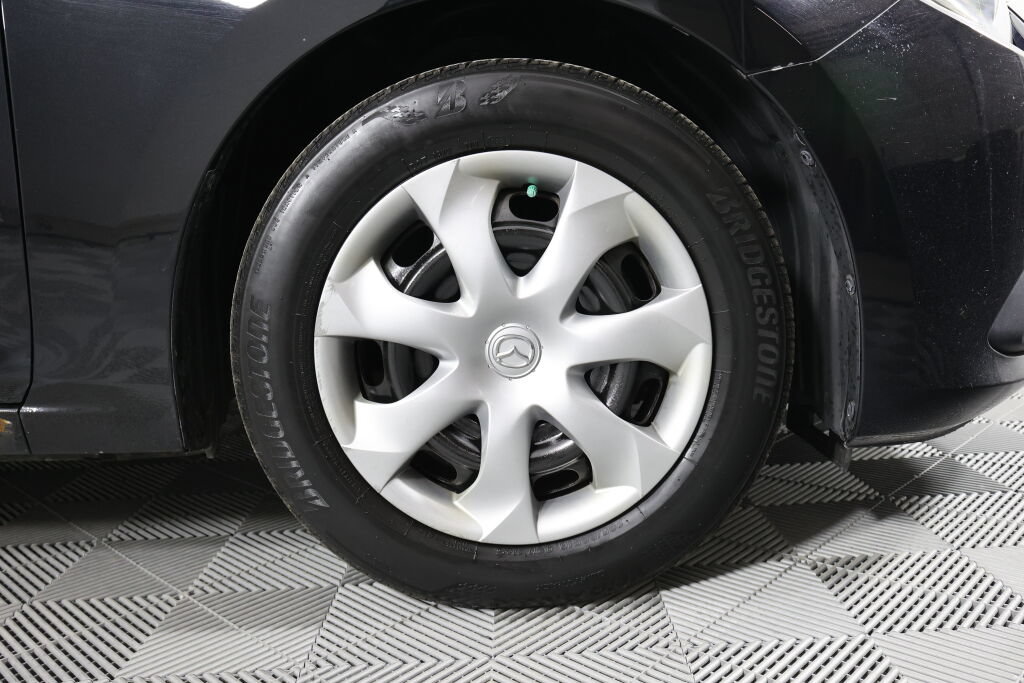 Used 2014 MAZDA MAZDA3 i Sport FWD image 6
