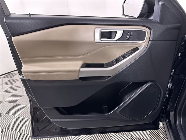 Used 2021 Ford Explorer XLT w/ Equipment Group 202A image 23