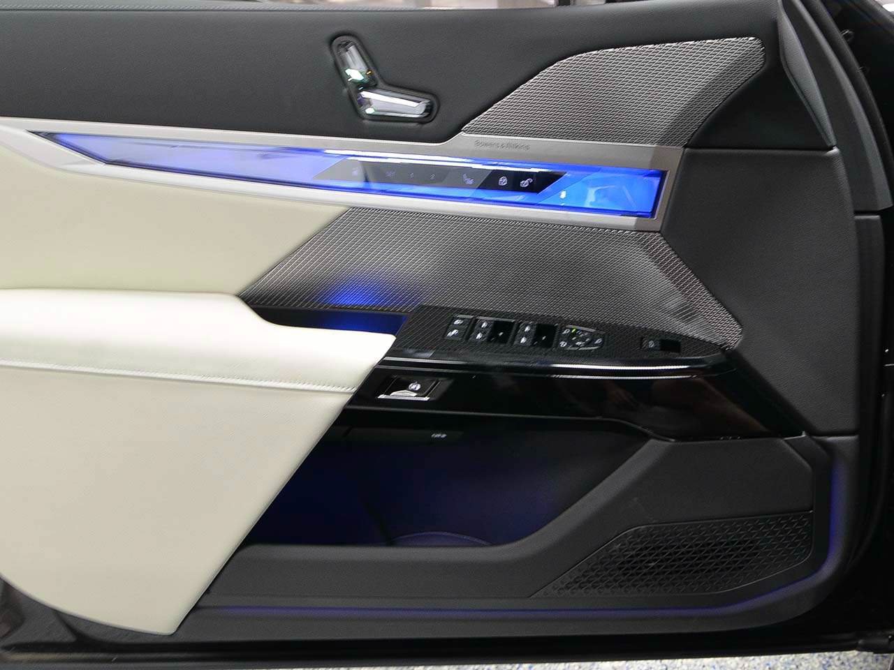New 2026 BMW 750e xDrive AWD/4WD image 6