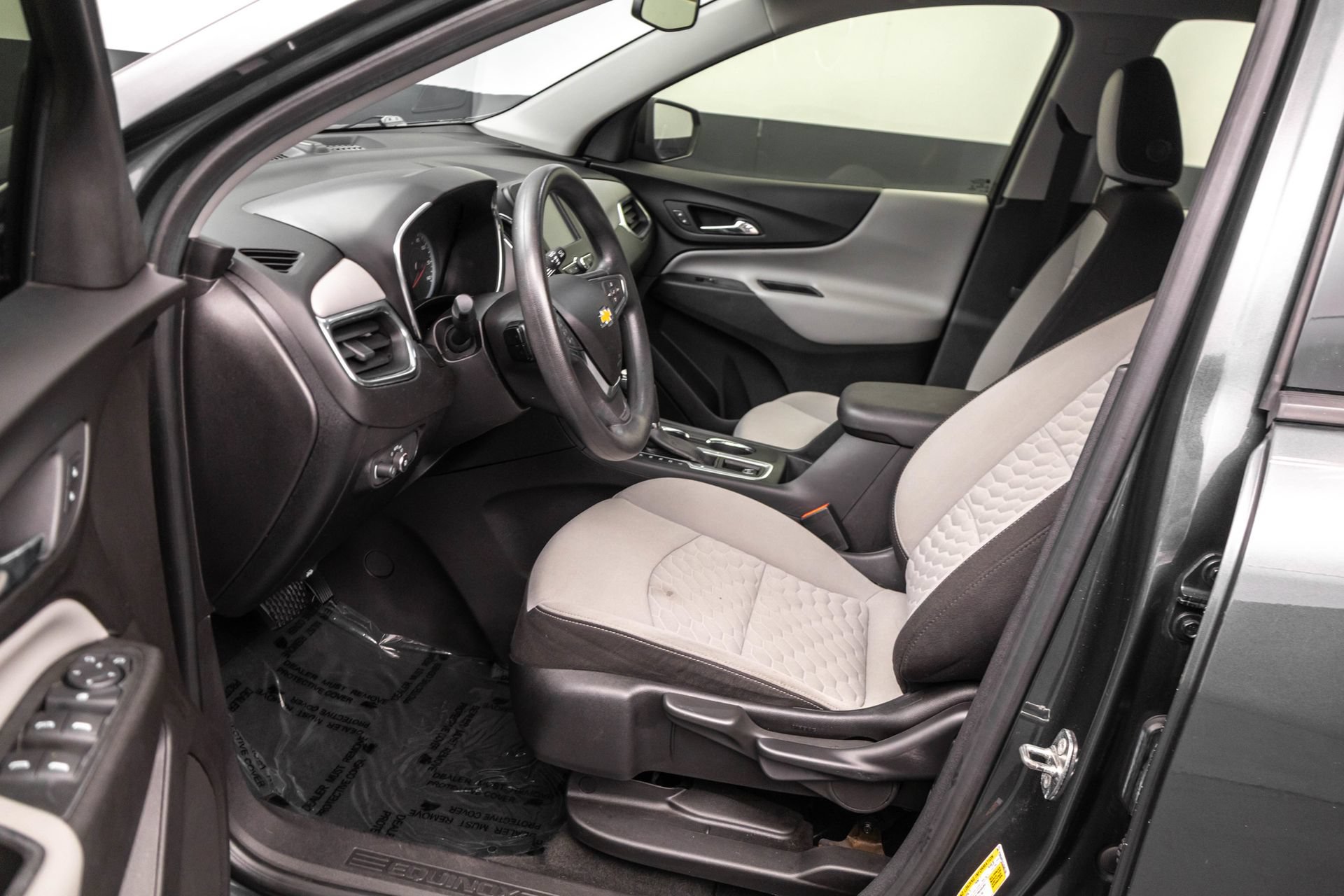 Used 2018 Chevrolet Equinox LS FWD image 6