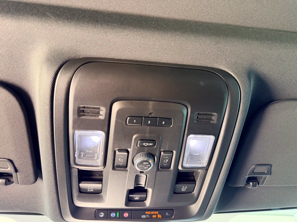 Used 2024 GMC Yukon XL AT4 w/ Technology Package AWD/4WD image 26