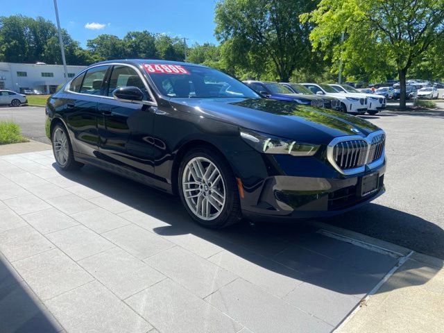 Used 2024 BMW 530i xDrive w/ Convenience Package AWD/4WD image 5