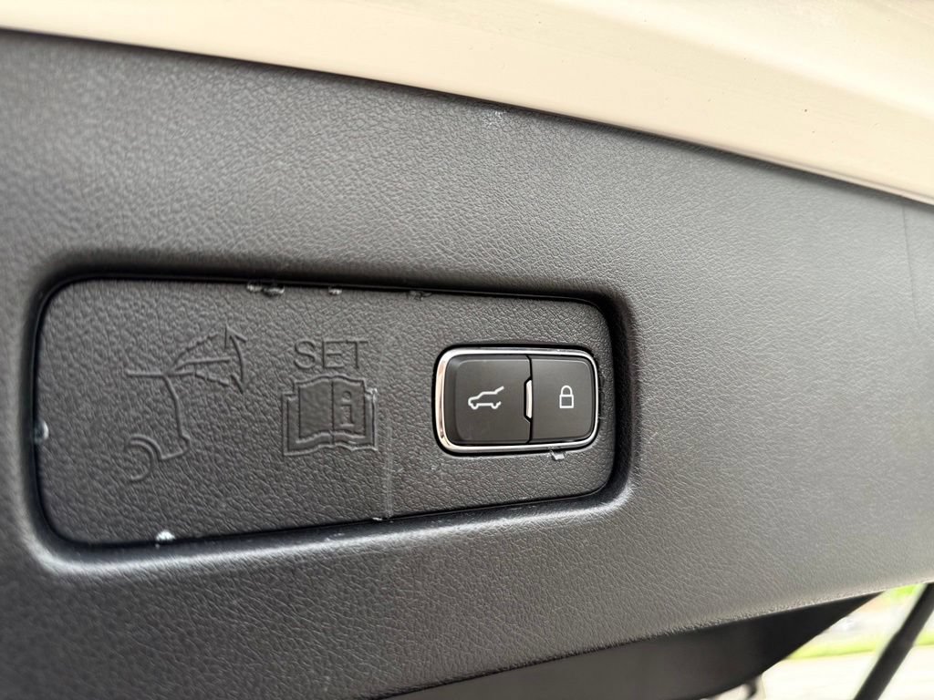 Used 2021 Lincoln Aviator Reserve w/ Equipment Group 202A AWD/4WD image 21
