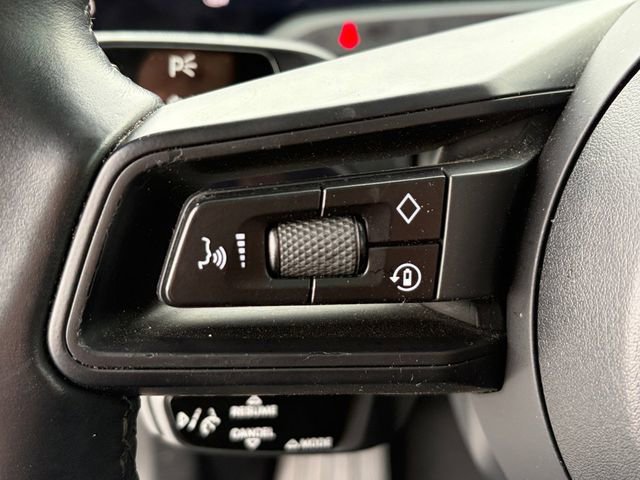 Used 2021 Porsche Taycan image 5