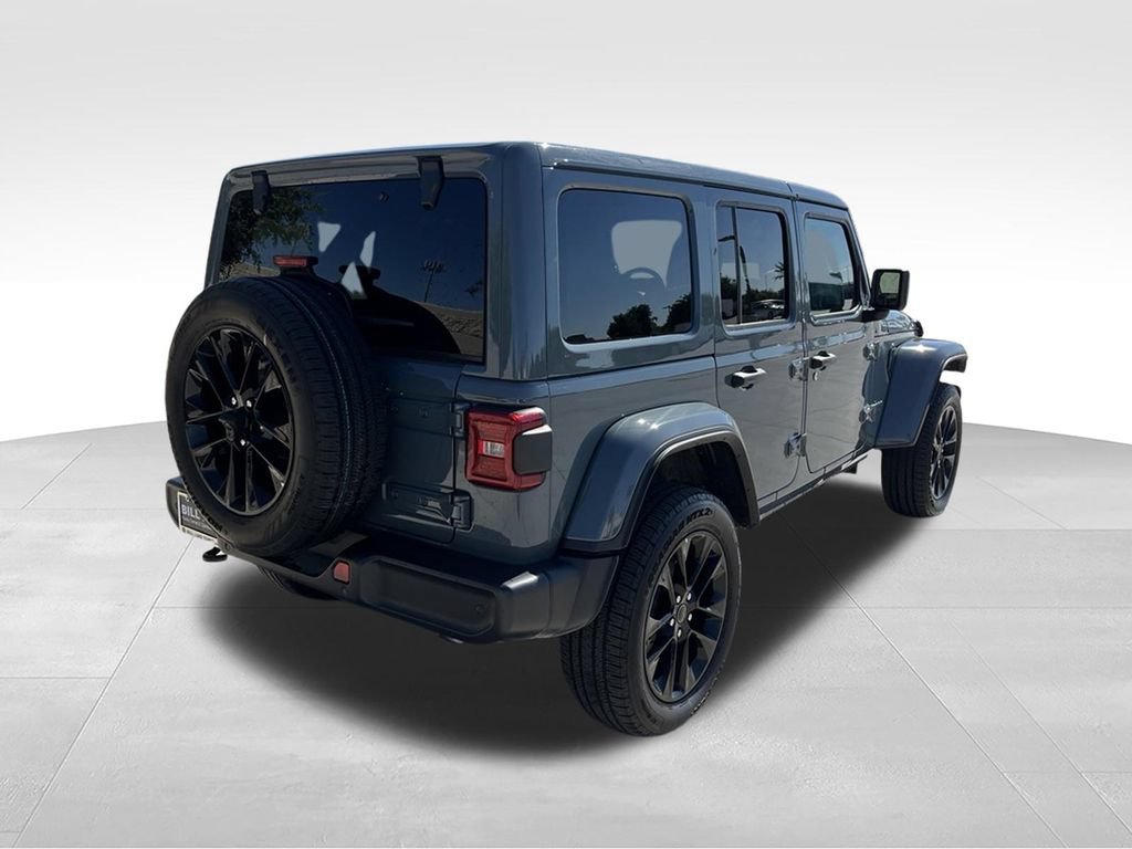 Used 2025 Jeep Wrangler Unlimited Sahara w/ Safety Group AWD/4WD image 10