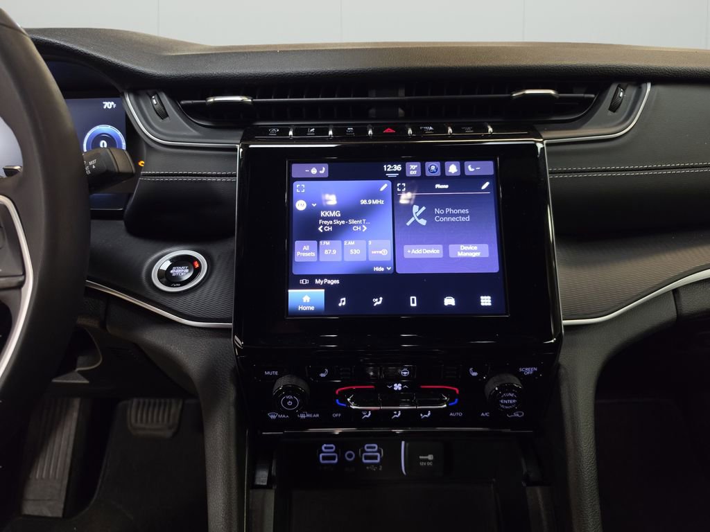 Used 2025 Jeep Grand Cherokee Altitude image 22