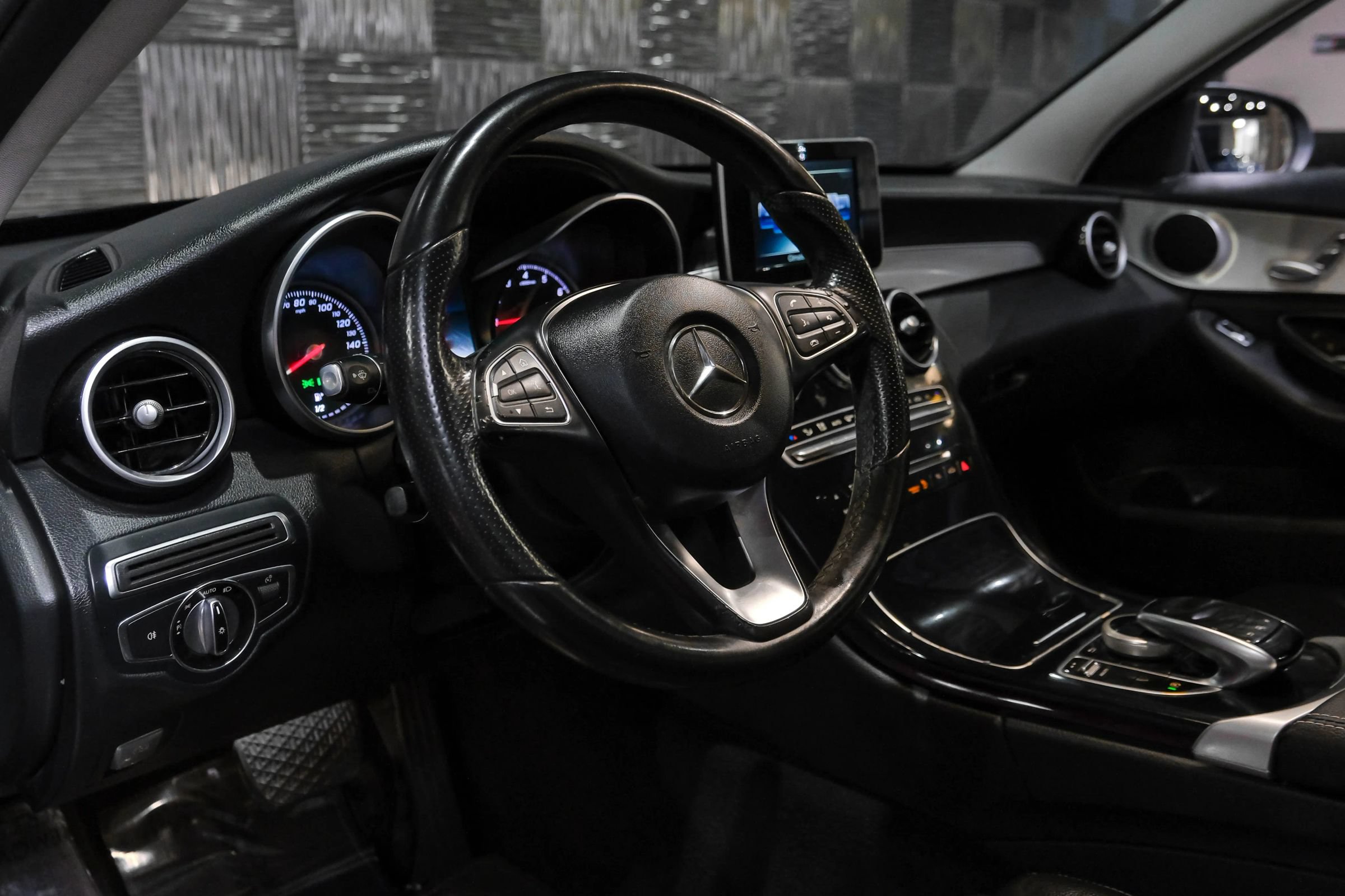 Used 2015 Mercedes-Benz C 300 Sedan image 3