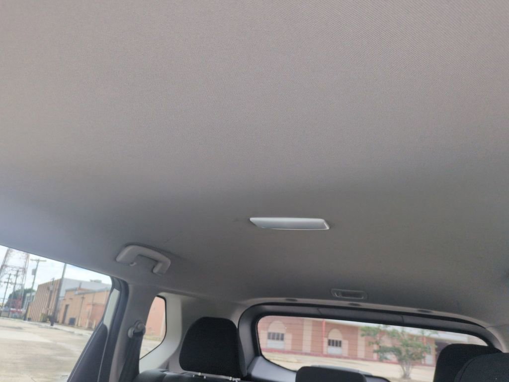 Used 2023 Nissan Rogue S FWD image 20