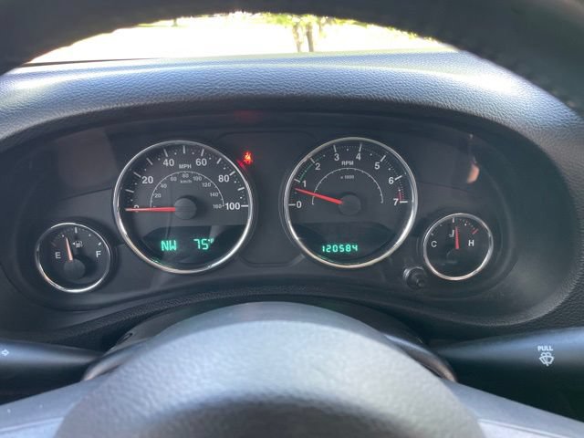 Used 2014 Jeep Wrangler Rubicon w/ Power Convenience Group AWD/4WD image 16