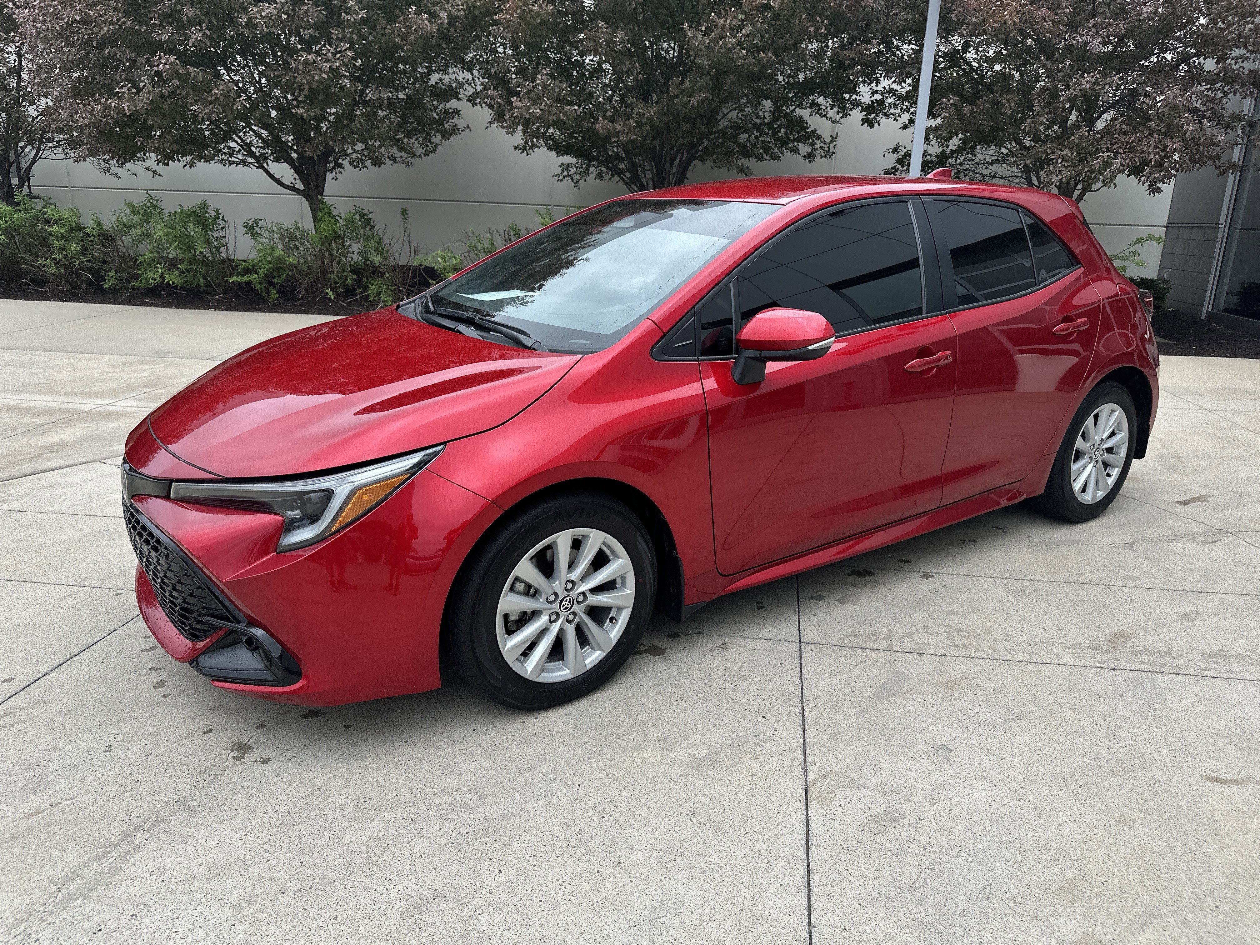 Used 2025 Toyota Corolla SE FWD image 3