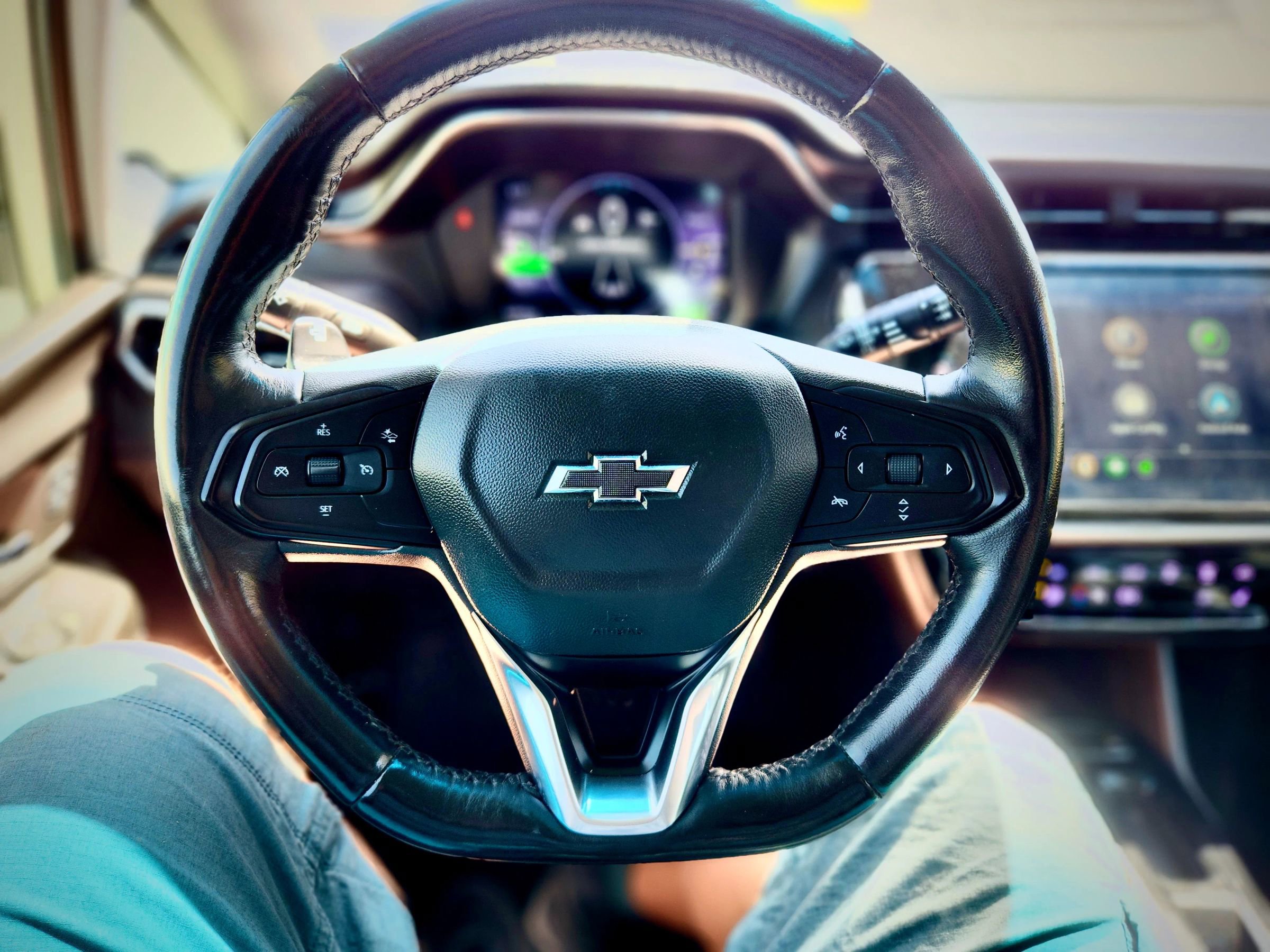 Used 2023 Chevrolet Bolt LT w/ Infotainment Package FWD image 41