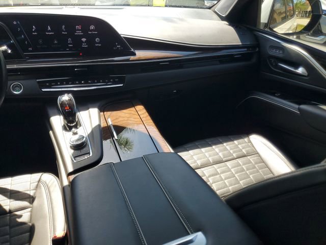 Certified 2023 Cadillac Escalade Sport Platinum w/ LPO, ONYX Package image 16