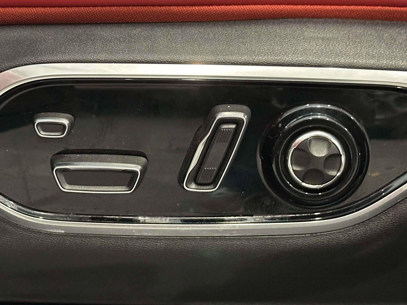 Used 2024 Jeep Wagoneer Launch Edition image 16