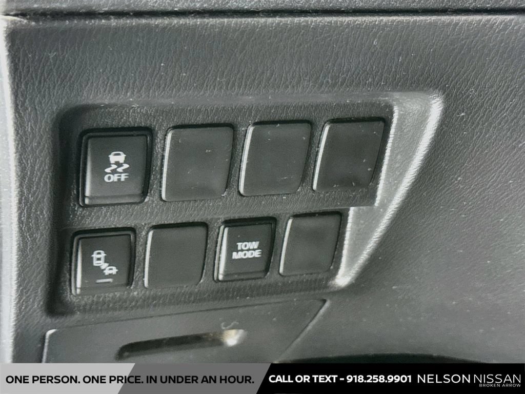 Used 2019 Nissan Pathfinder SV AWD/4WD image 9