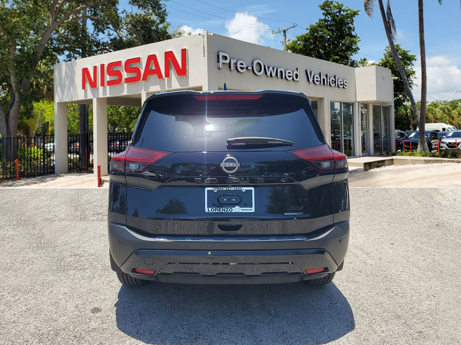 Used 2023 Nissan Rogue SV w/ SV Premium B Package image 5